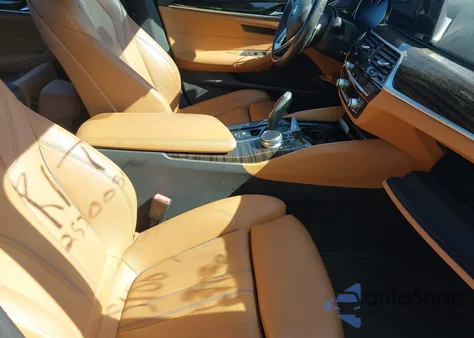 2018 BMW 540I xDrive z USA, uszkodzony, nr VIN WBAJE7C50JWD49728